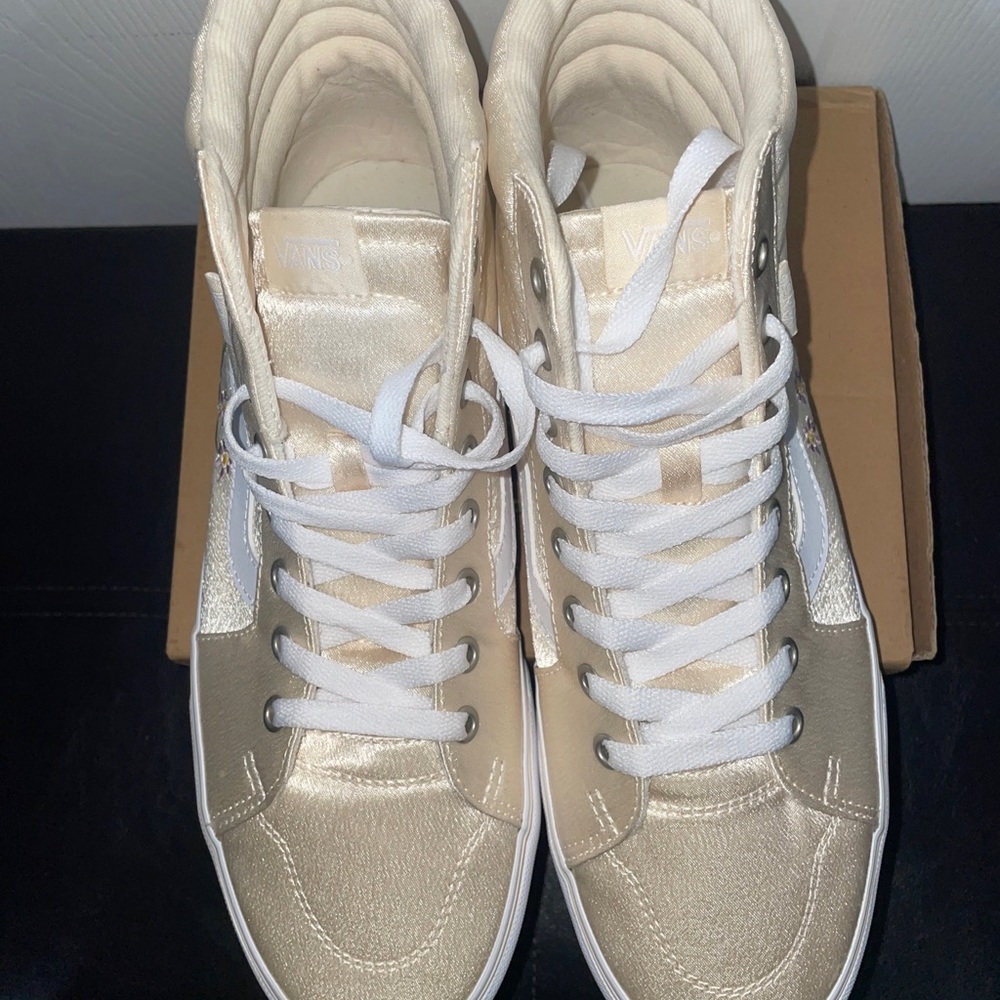 Size 11 VANS Women's SK8 Filmore Hi Satin Platform High Top Shoe Spring Cream - Picture 7 of 9